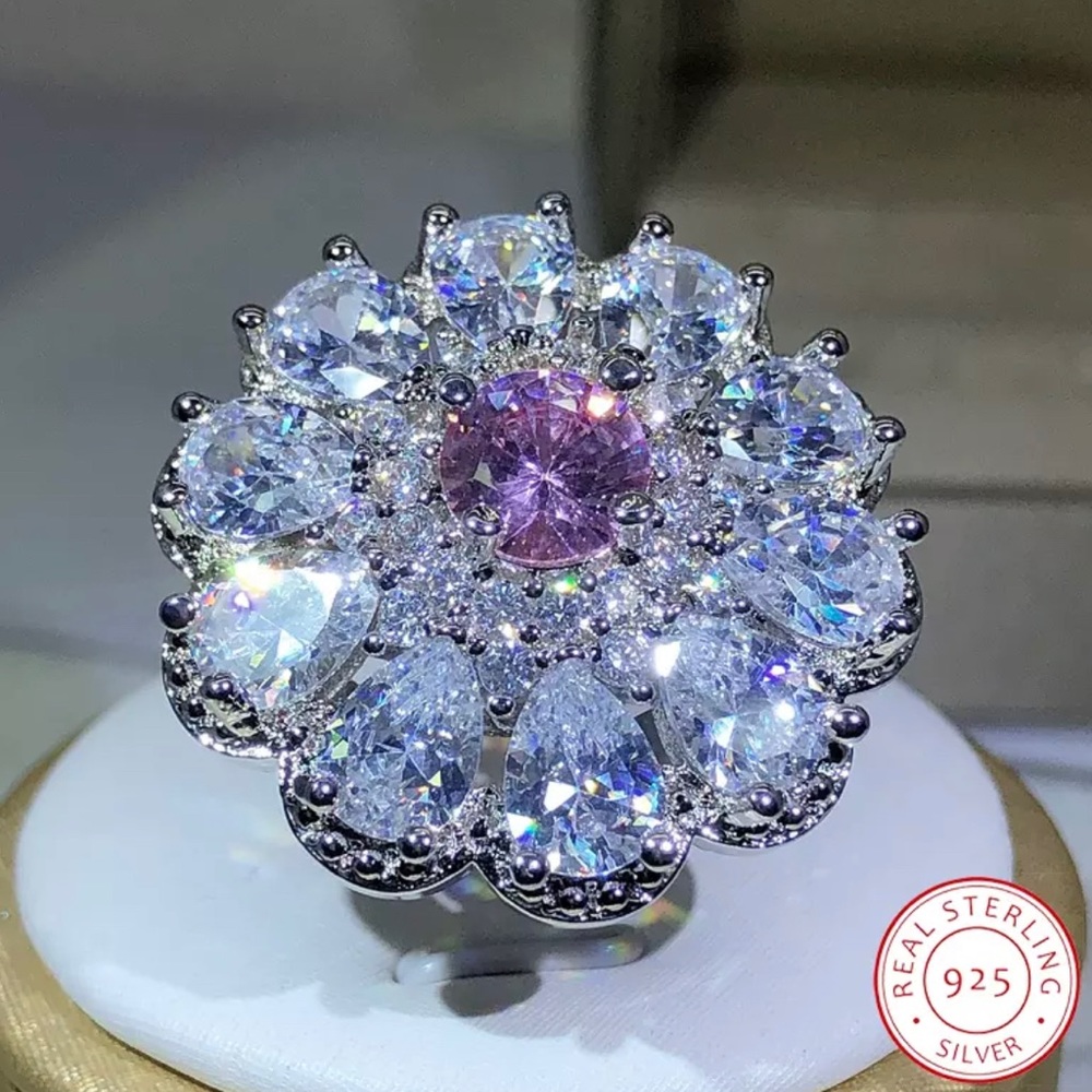 Flower crystal ring